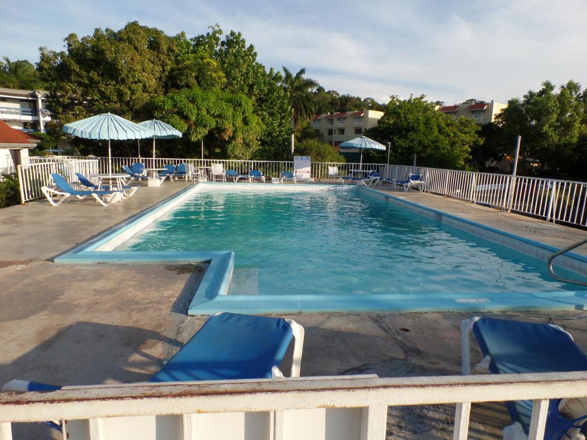B&B Montego Bay - Sky Club @ Montego Bay Club Resort - Bed and Breakfast Montego Bay