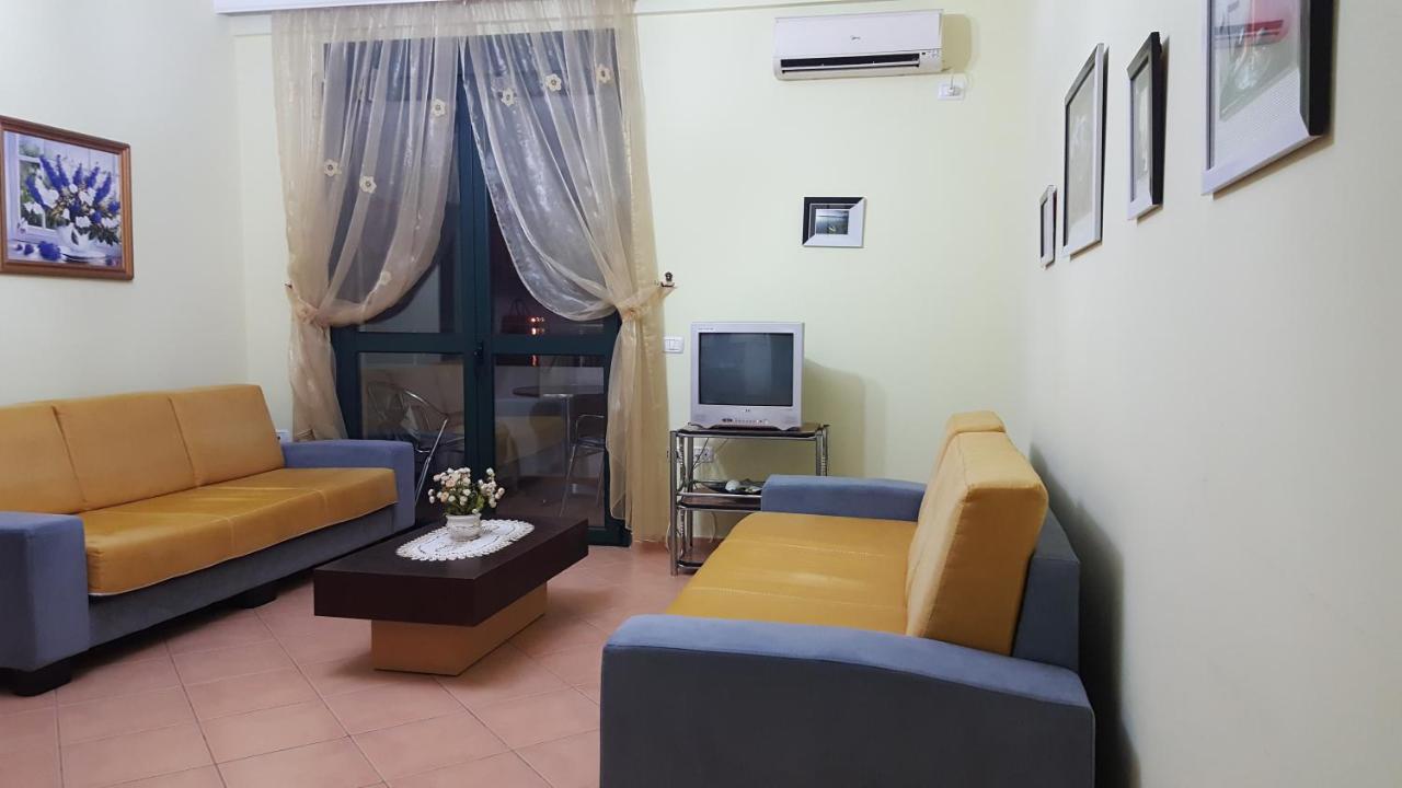 Lungomare Apartment 2D - B&B Vlore