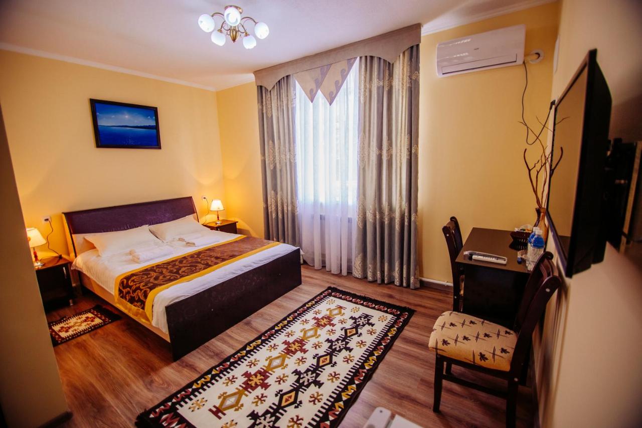 Deluxe Double Room with Shower
