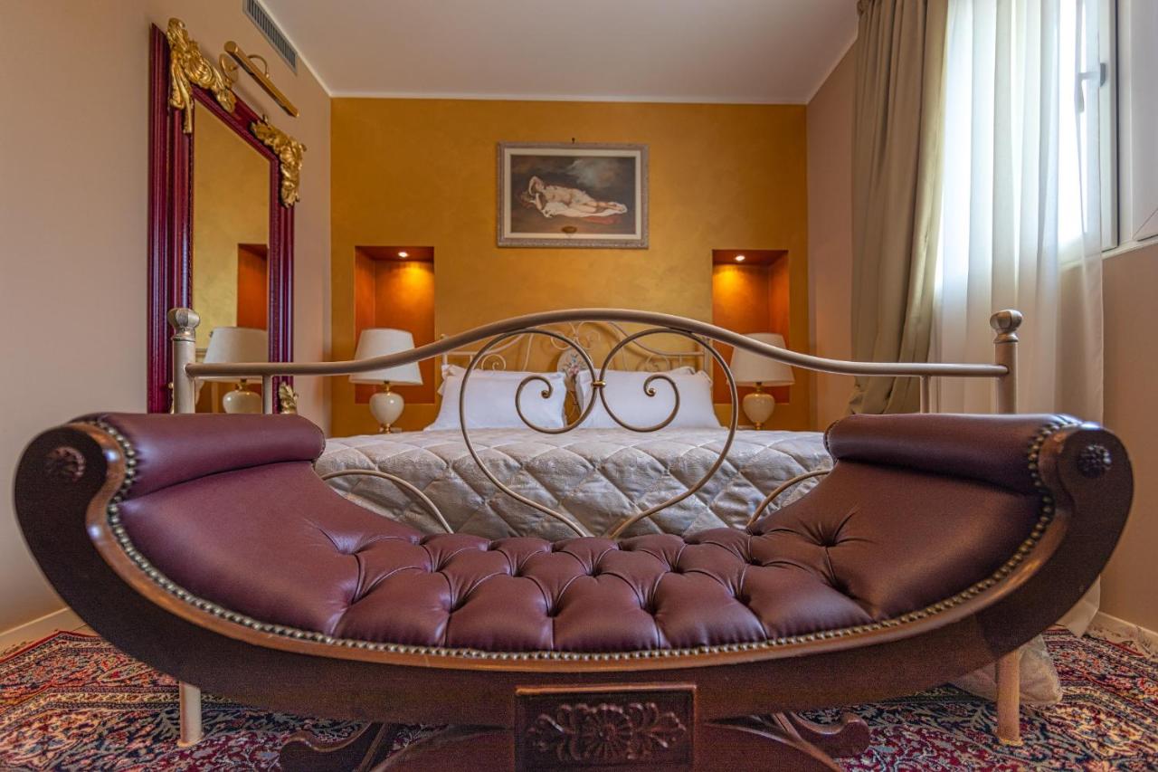 B&B Peschiera del Garda - Villa Luisa Rooms&Breakfast - Bed and Breakfast Peschiera del Garda