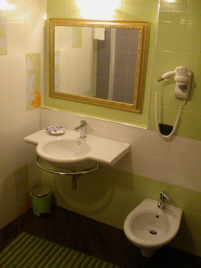 Double or Twin Room with Mountain View