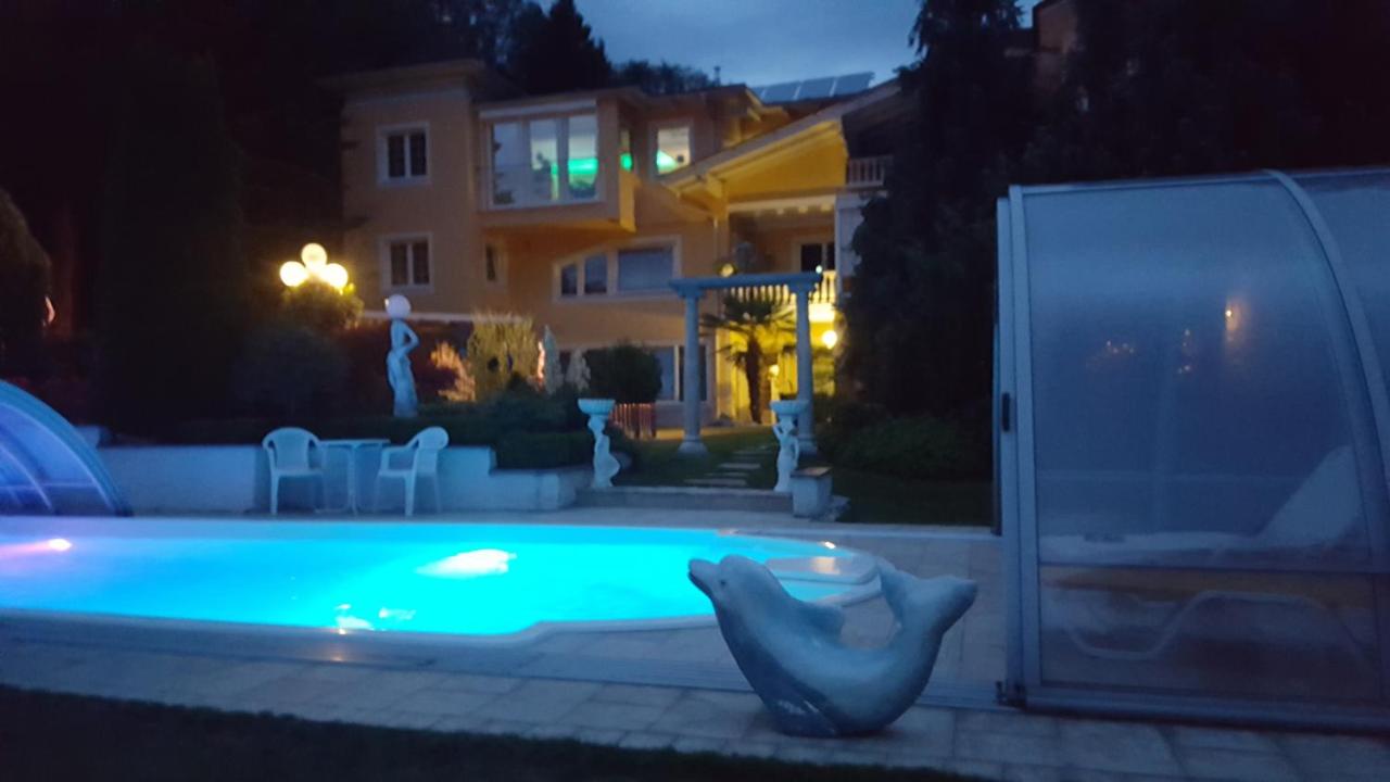 Apartment mit Poolblick