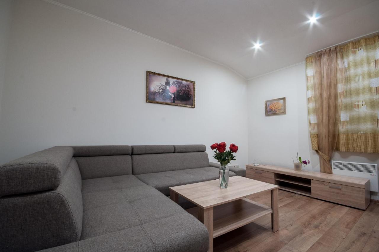 B&B Uzhhorod - Wonderful flat on city center (Mukachivska 4/19) - Bed and Breakfast Uzhhorod