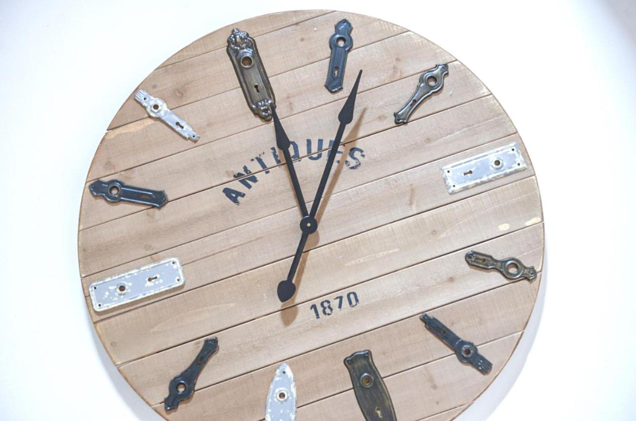 Two-Bedroom Penthouse Apartment with Balcony