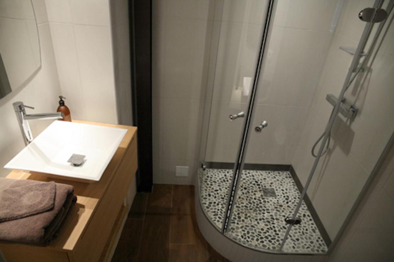 Two-Bedroom Apartment Atout Pique