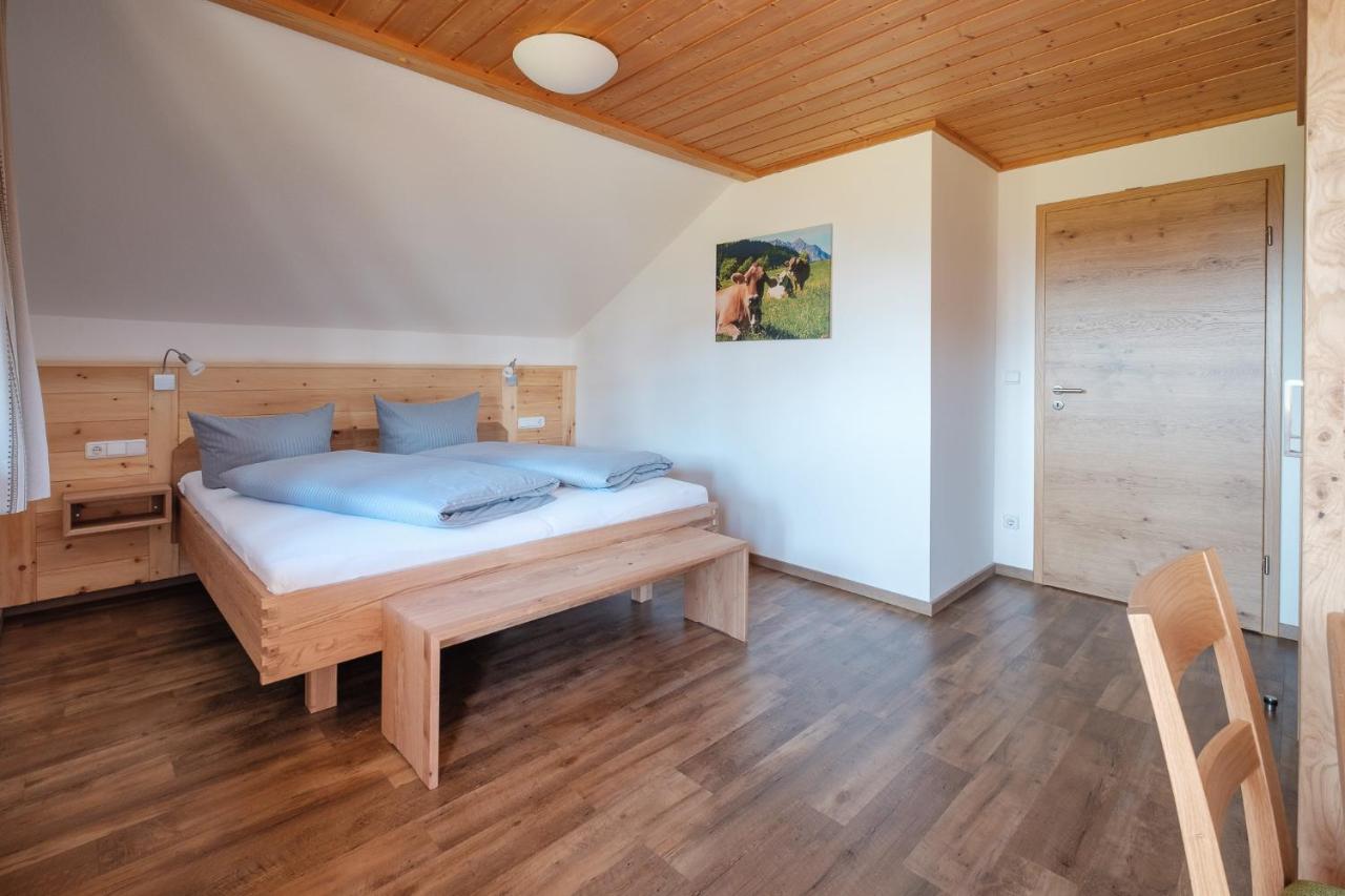 Apartment with Mountain View