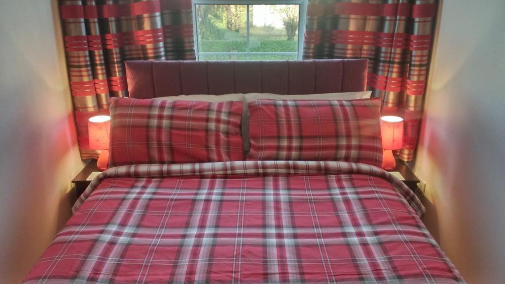 Camera Matrimoniale con Vista Giardino