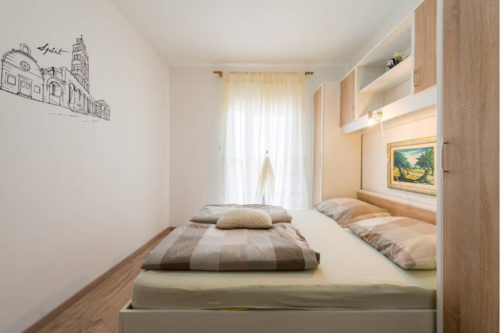 King Studio with Sofa Bed