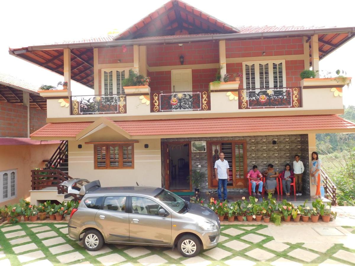 Cauvery Homestay - B&B Somvārpet