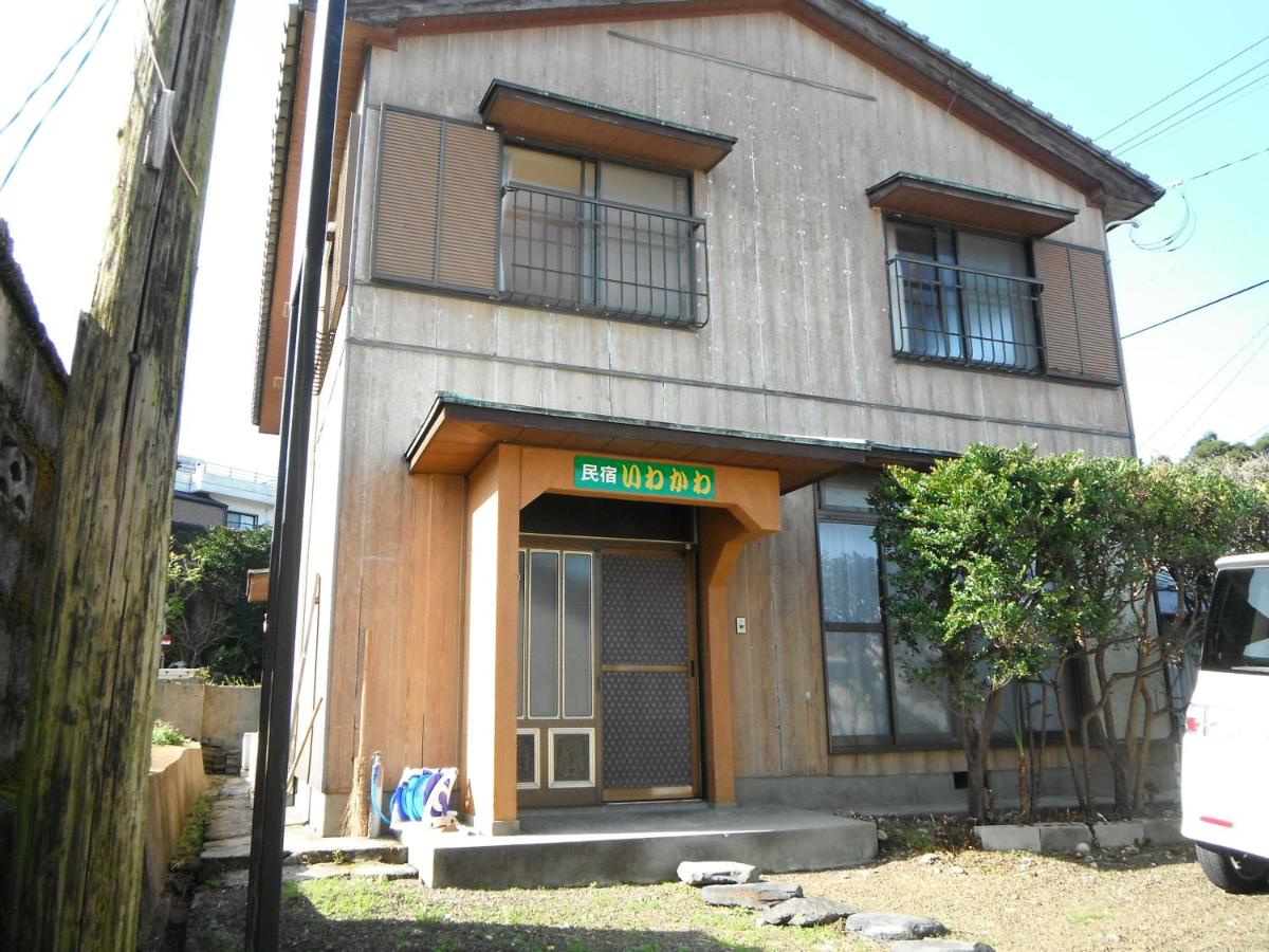 Single Room with Shared Shower and Toilet - Annex