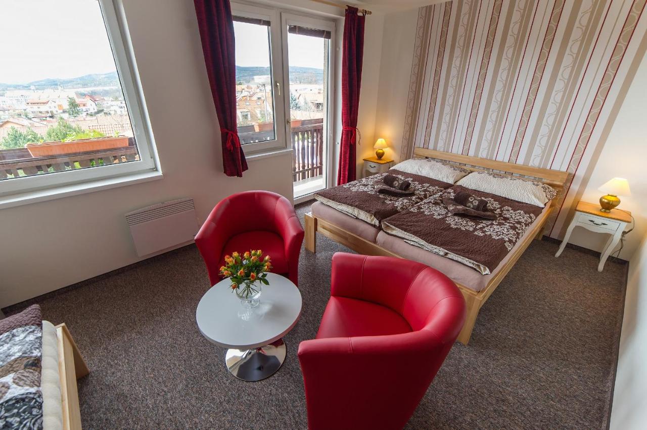 Dreibettzimmer mit Balkon