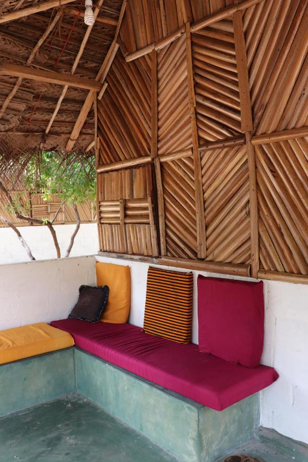Sun Wind Beach Kalpitiya Kite Resort - B&B Kalpitiya