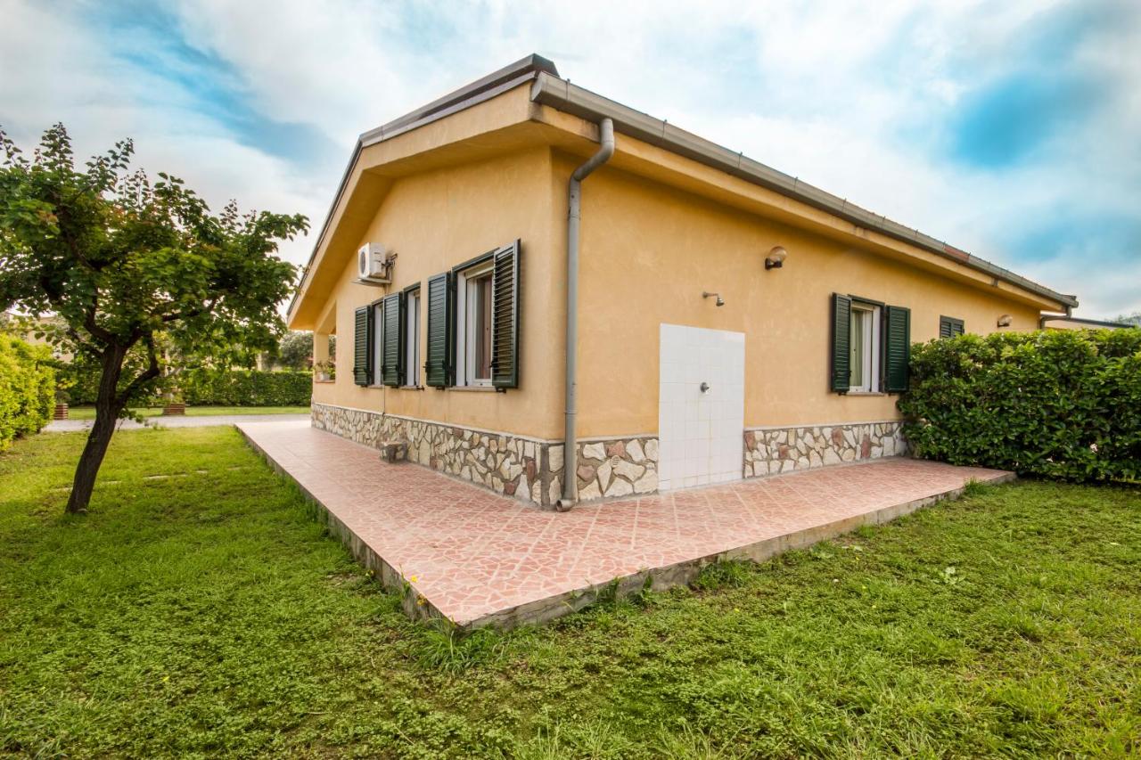 Haus mit 3 Schlafzimmern, einer Terrasse und Gartenblick