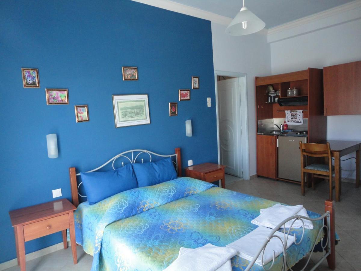 Studio (2 Adults)