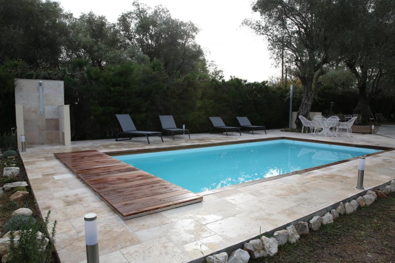 Superbe villa de charme avec piscine chauffée - B&B