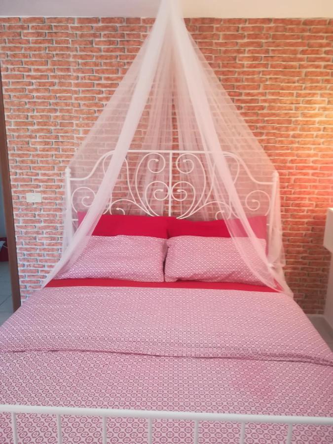 One-Bedroom Standard Apartment