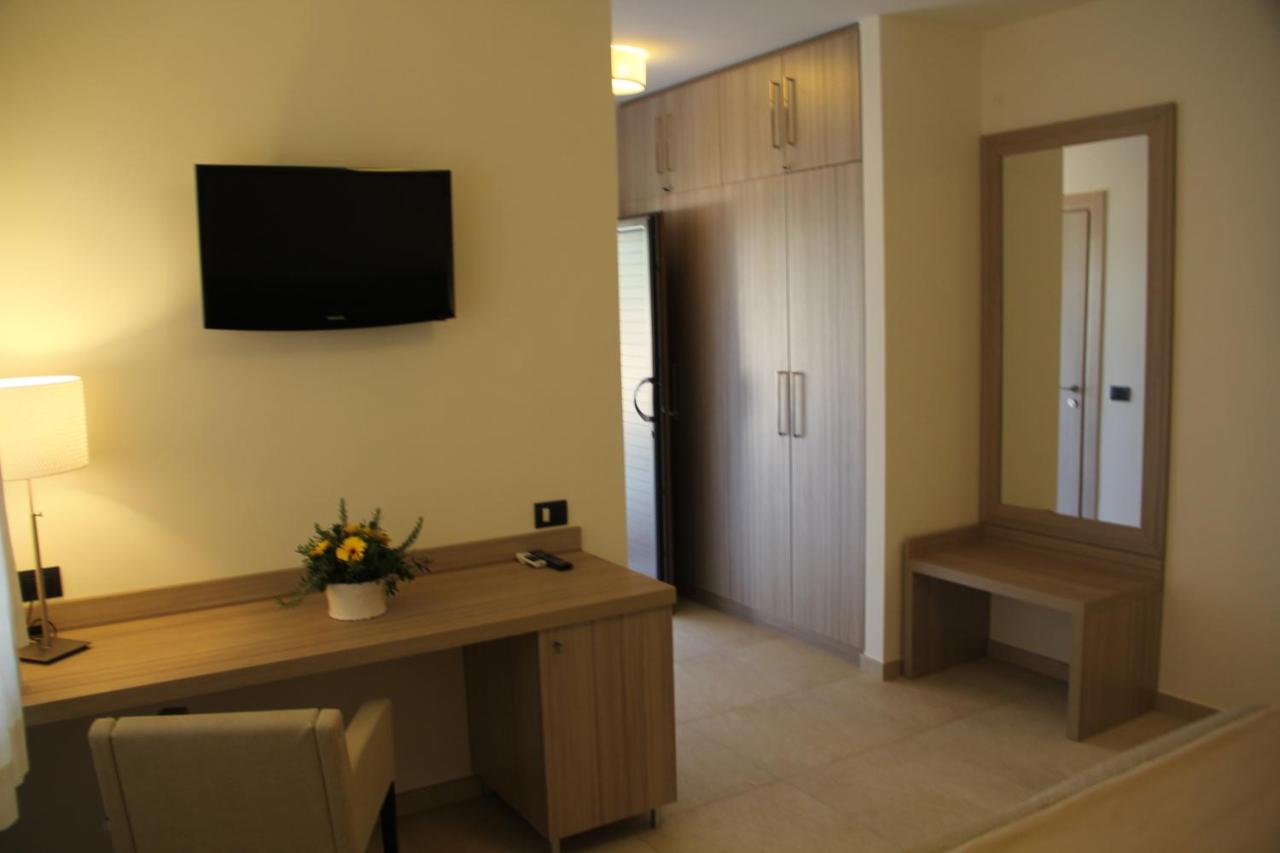 Deluxe Double or Twin Room with Garden View