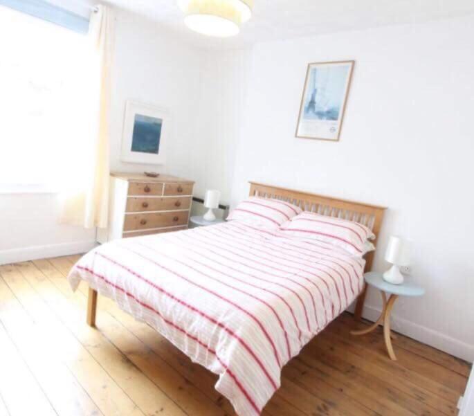 B&B Padstow - Drang house all rooms have stairs - Bed and Breakfast Padstow