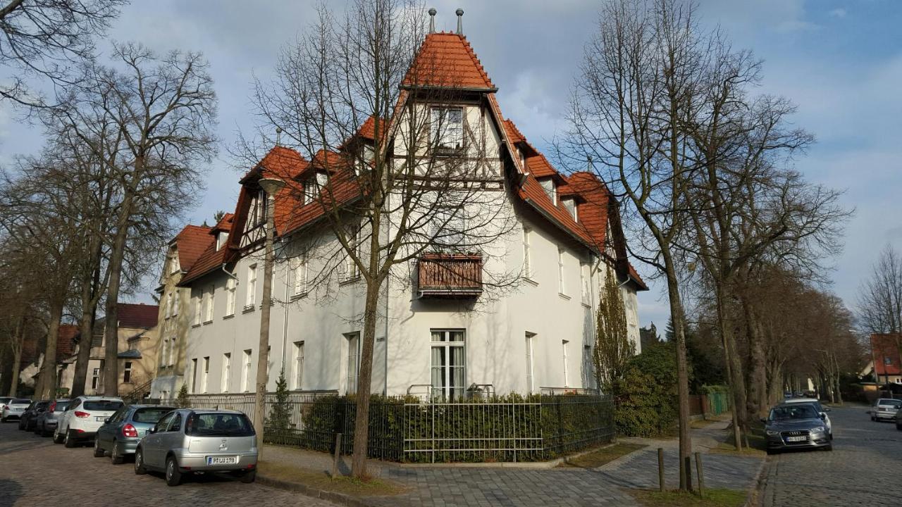 B&B Potsdam - Ferienwohnung Babelsberg - Bed and Breakfast Potsdam