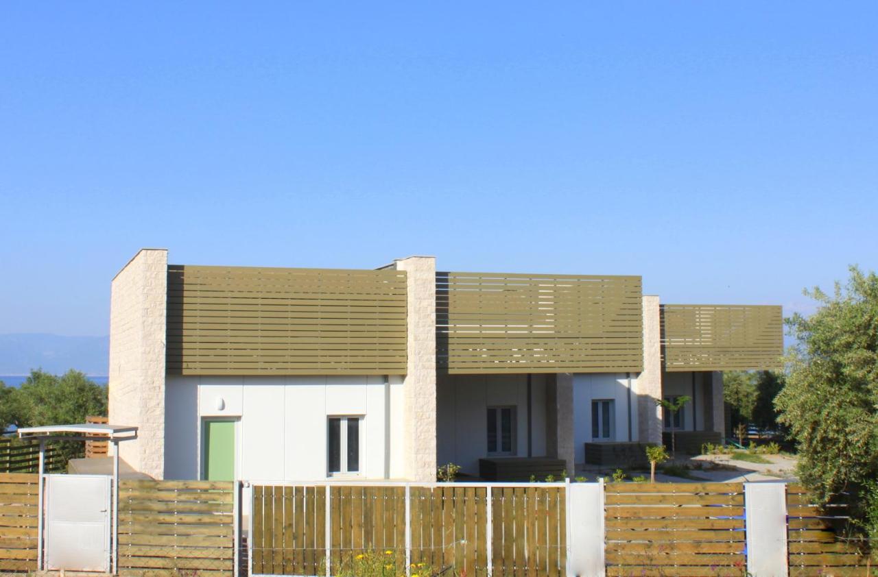 Meli Seaside Villas - B&B Khránoi
