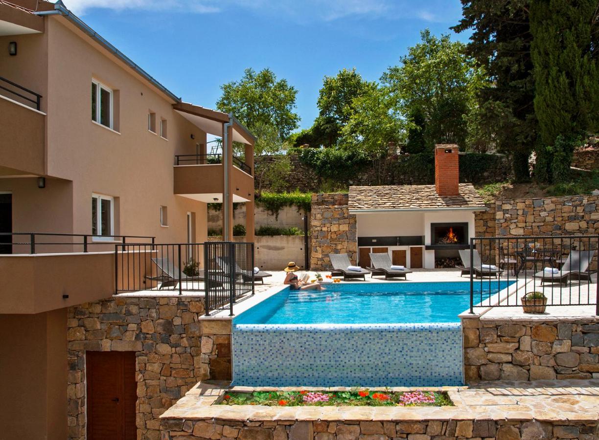 Luxury Villa Mosor, heated pool whirpool, near the sea - B&B