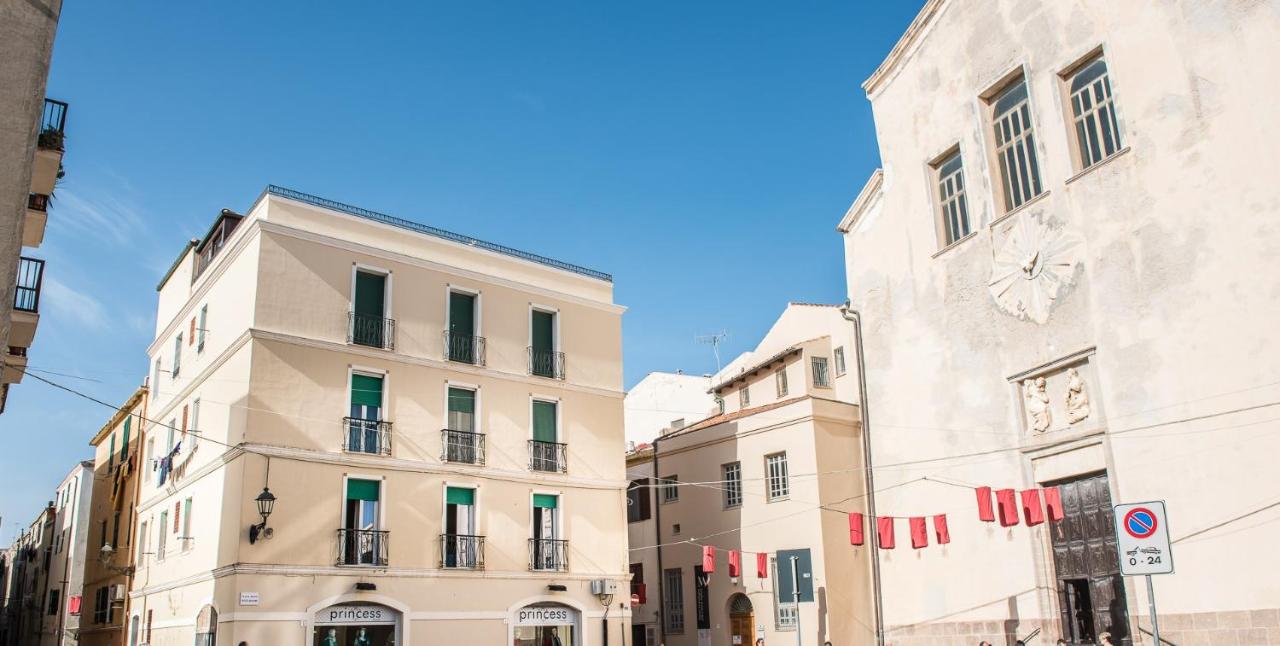 Piazza Ginnasio Affittacamere - B&B Alghero