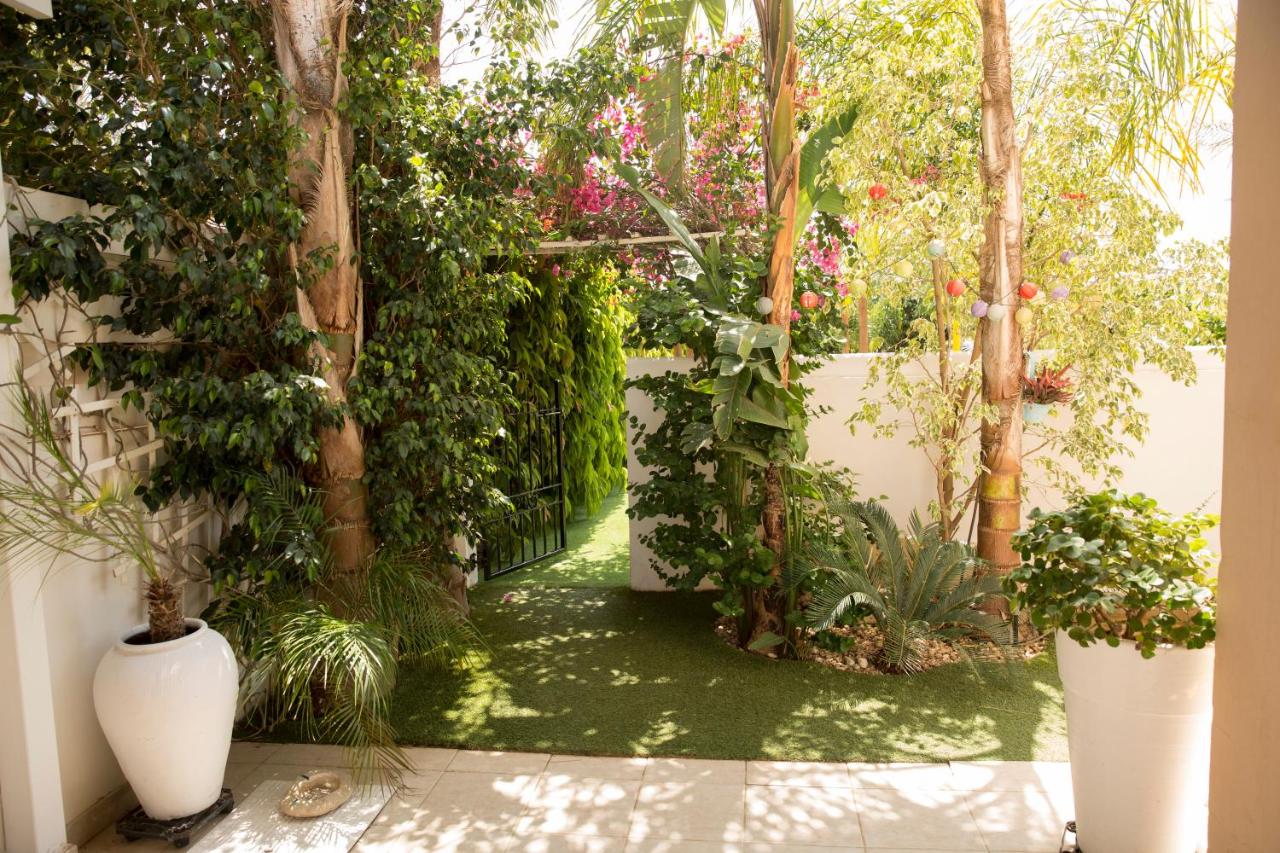 Million flowers - B&B Protaras