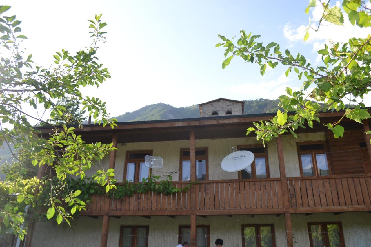 Teo Guesthouse and Camping in Mestia - B&B Mestia