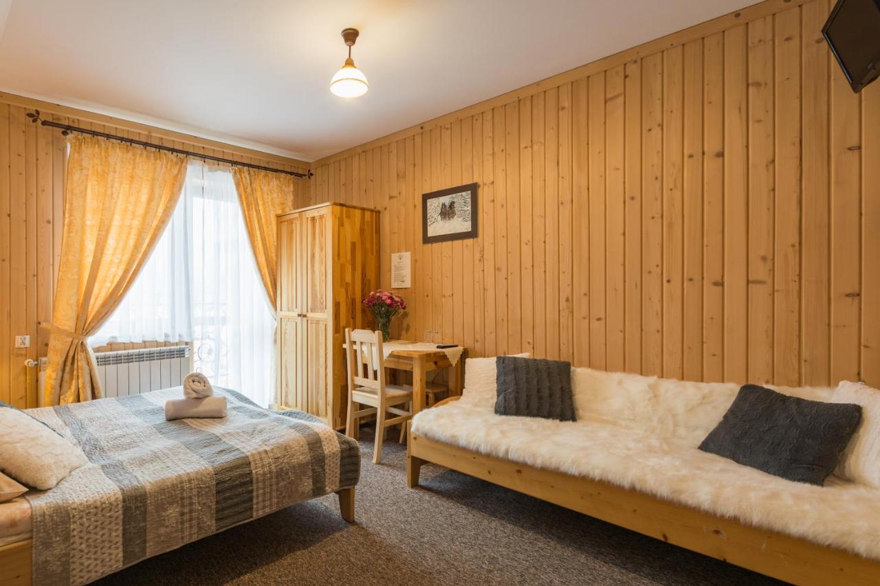 Habitación Triple con vistas a la montaña