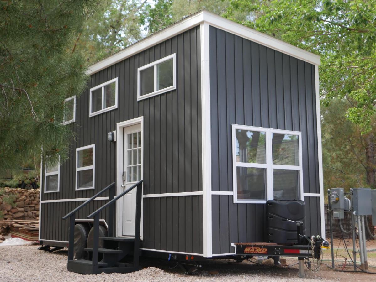 Hygge Tiny Home - B&B Leeds