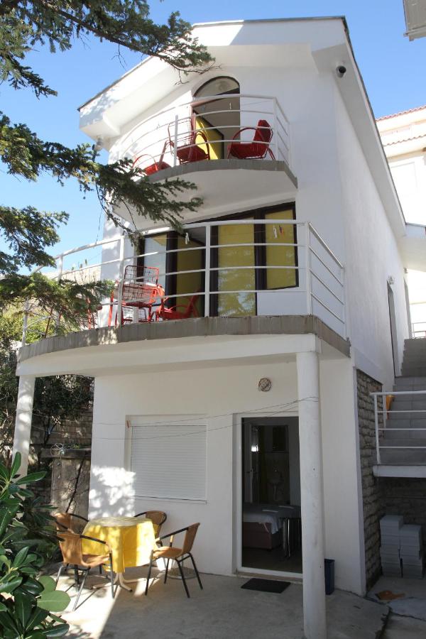 B&B Petrovac na Moru - Apartments Popović - Bed and Breakfast Petrovac na Moru