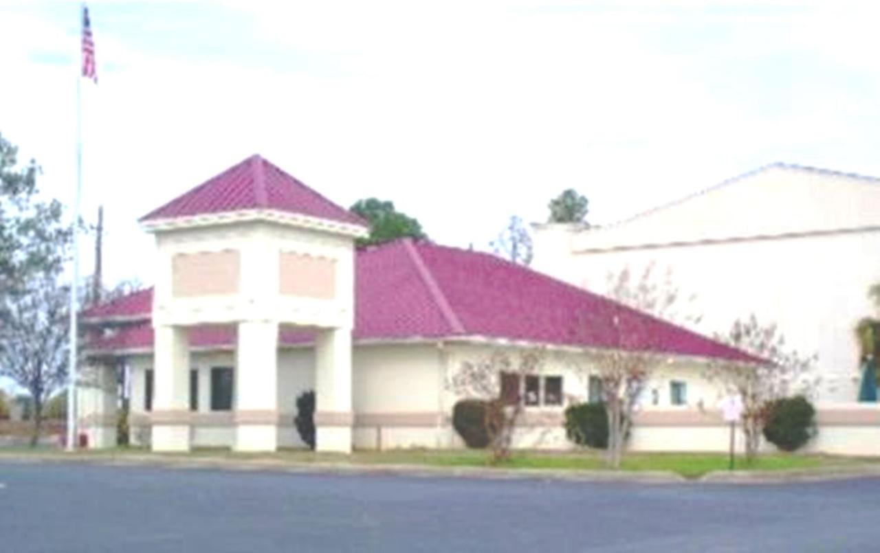 Deerfield Inn & Suites - B&B