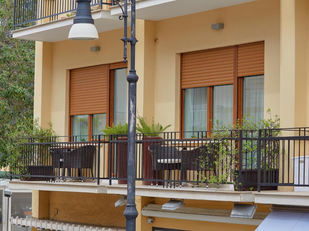 Doppelzimmer mit Balkon