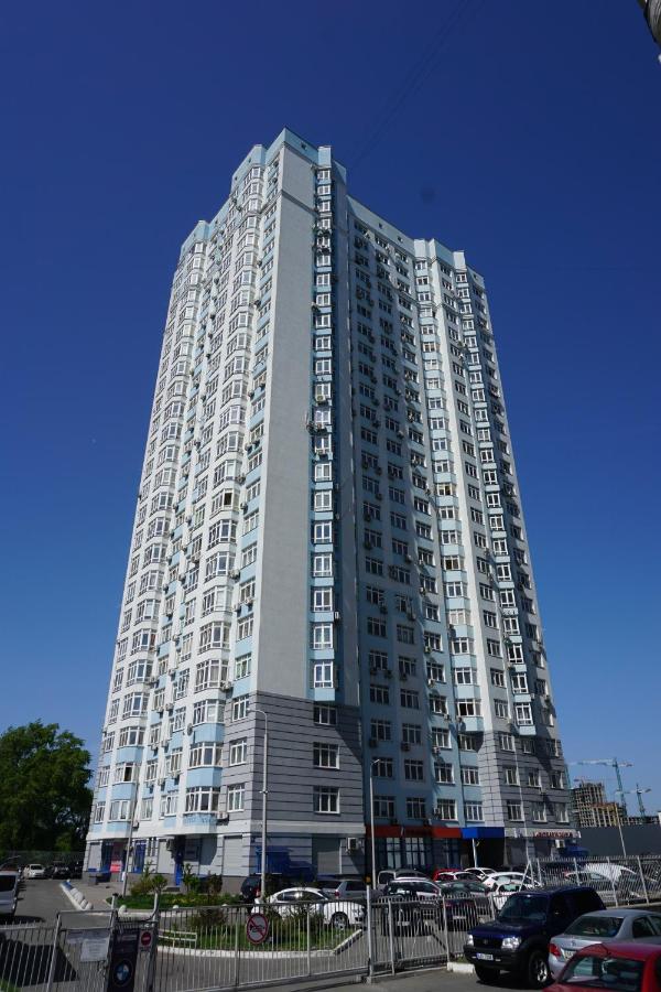 Apartment with two Bedroom on Bazhana 8b - B&B Kyiv