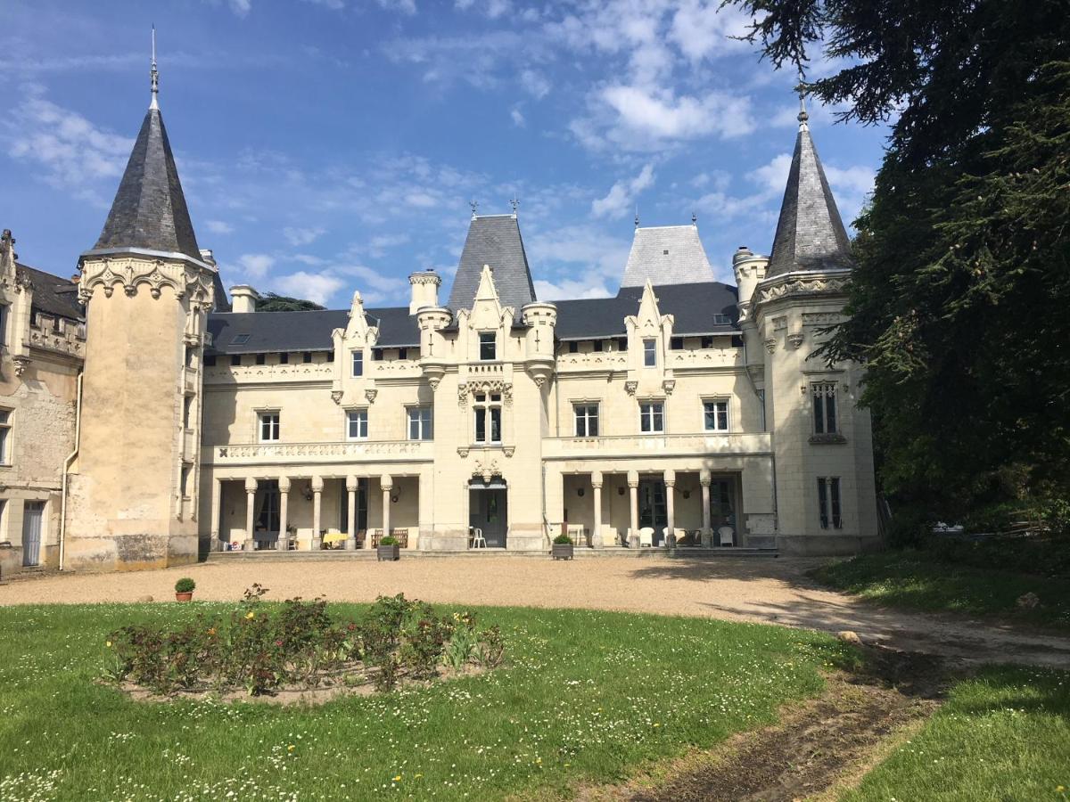 B&B Neuillé - Château de Salvert - Appartement & Chambre d'Hôtes - Bed and Breakfast Neuillé