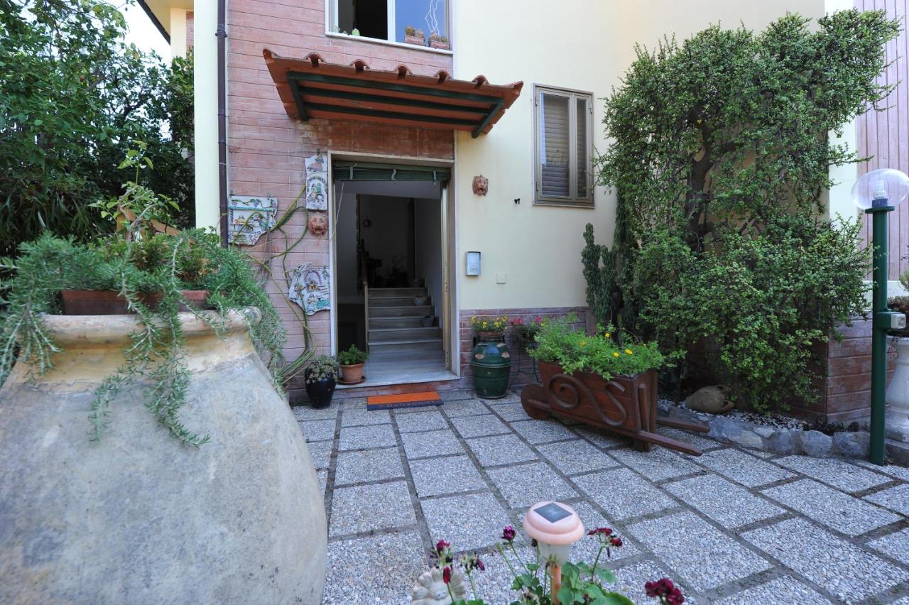 Estate4Home - Orange Dreams - Ferienwohnung Sant'Agnello