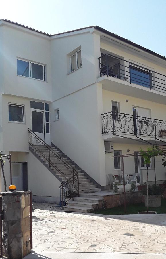 Apartment Mirta - B&B Pola