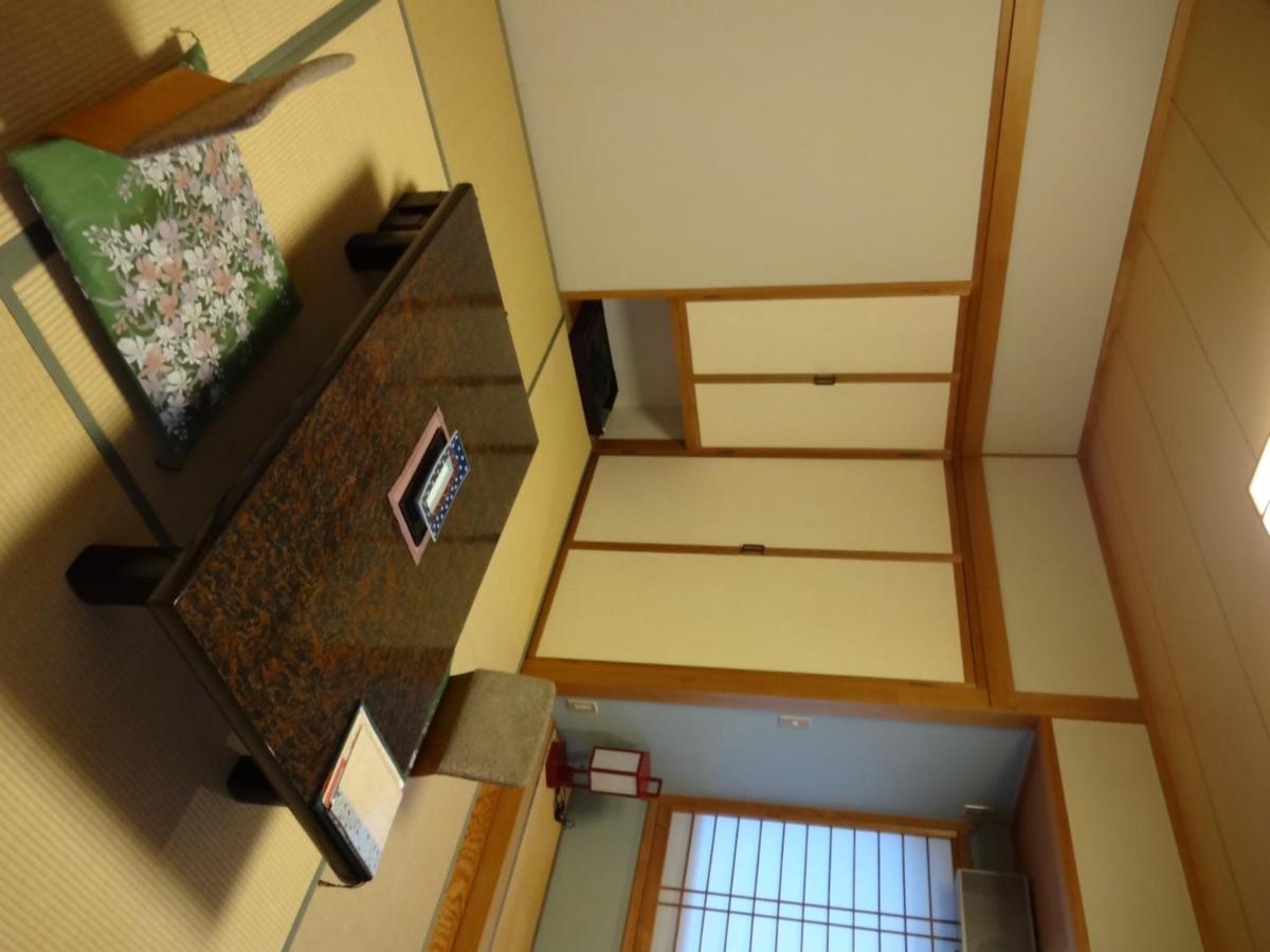 Japanisches Zweibettzimmer