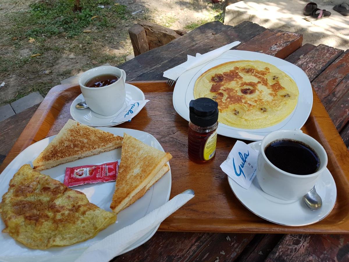 Kuta Lodge Homestay - B&B