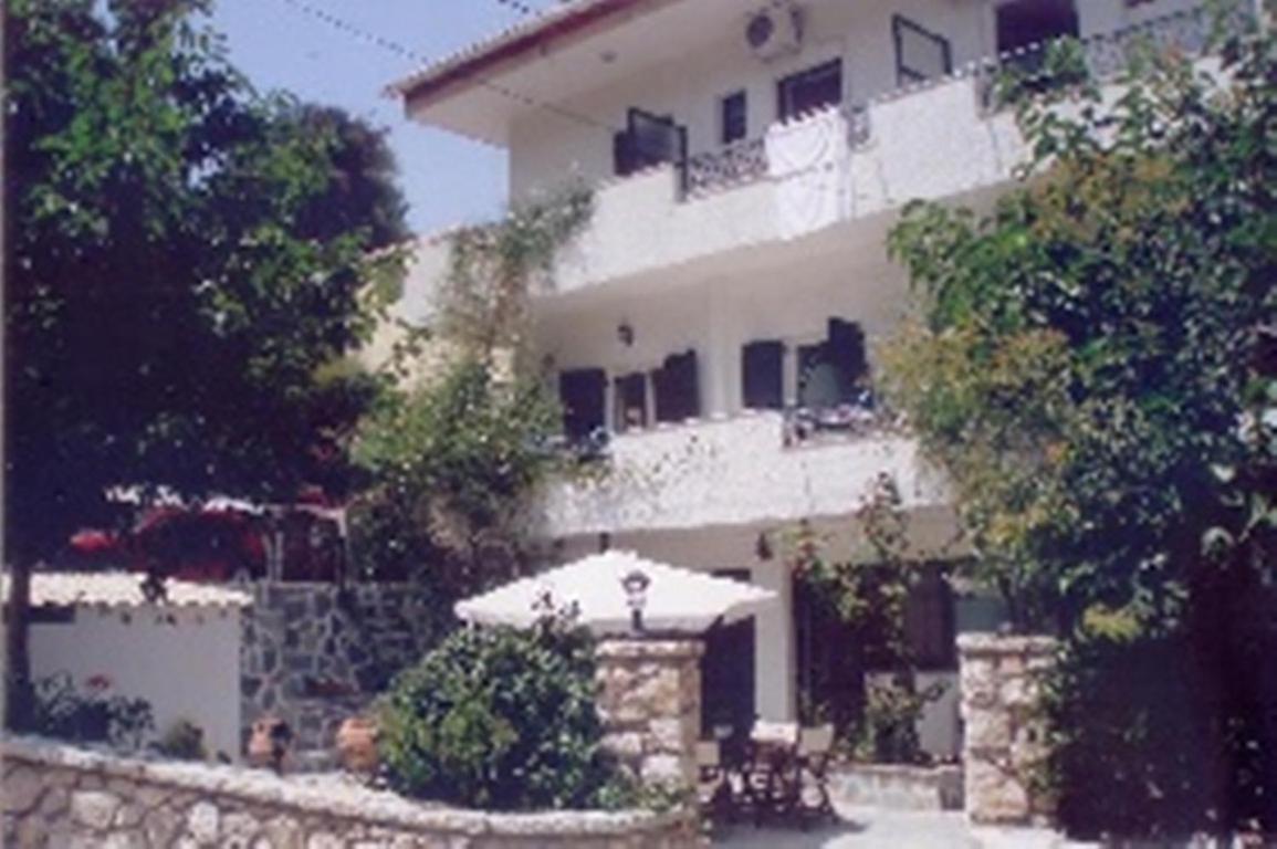 Yasemi Rooms - Chambres d'hôtes Vasilikí