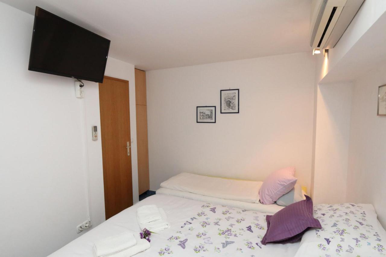 Apartment mit Balkon