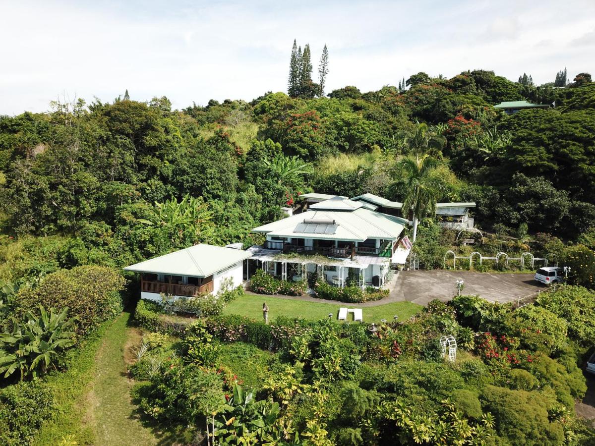 Belle Vue Kona Inc - B&B