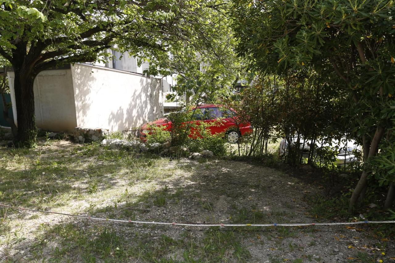 Apartment Luiza with Terrace - B&B