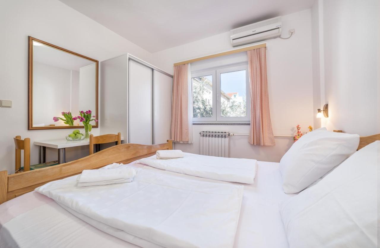 One-Bedroom Apartment with Terrace (2 Adults)