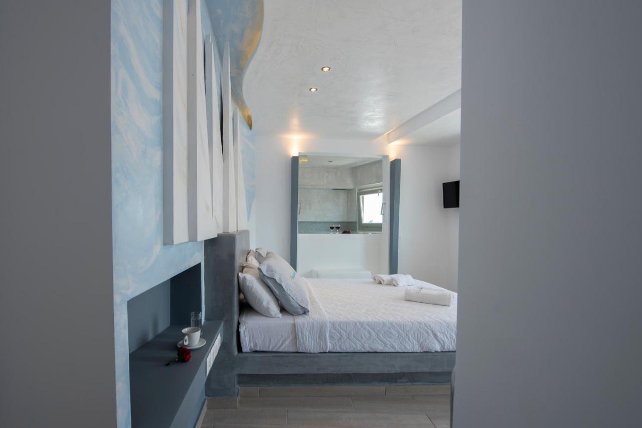 Deluxe Room with Hot Tub
