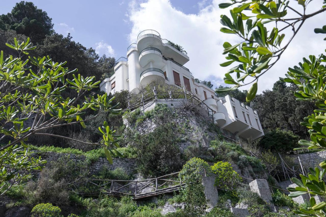 Villa dei Limoni con terrazza e discesa a mare - B&B