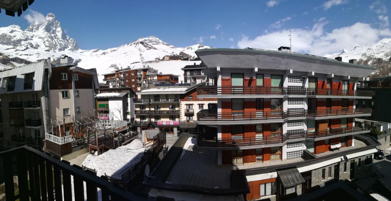 Trilocale centro Cervinia - B&B