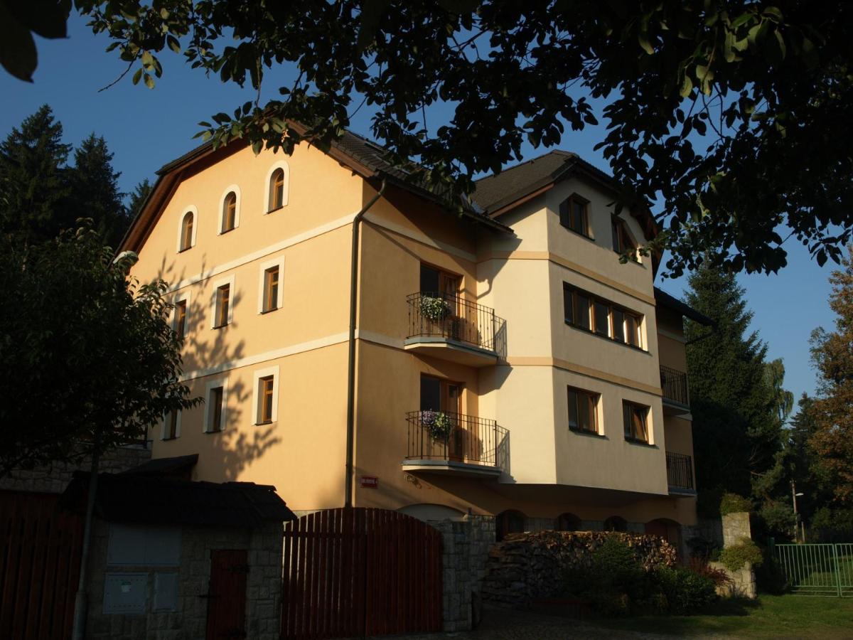 B&B Jablonec nad Nisou - Pension Král - Bed and Breakfast Jablonec nad Nisou