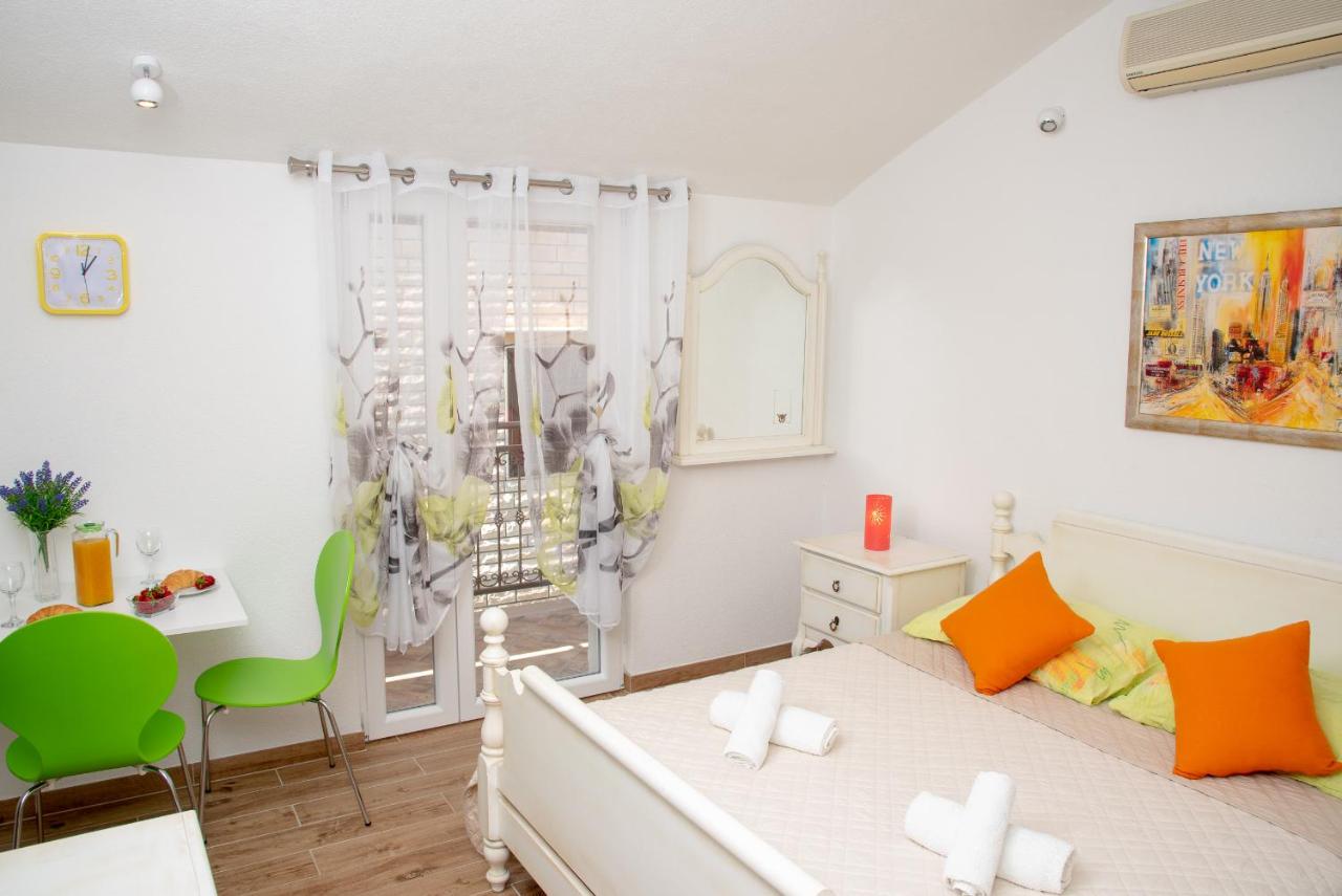 Apartment Ariana - B&B