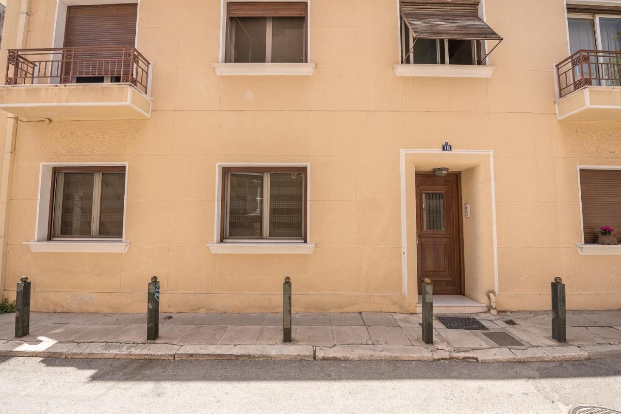 Just Under Acropolis - B&B Atene
